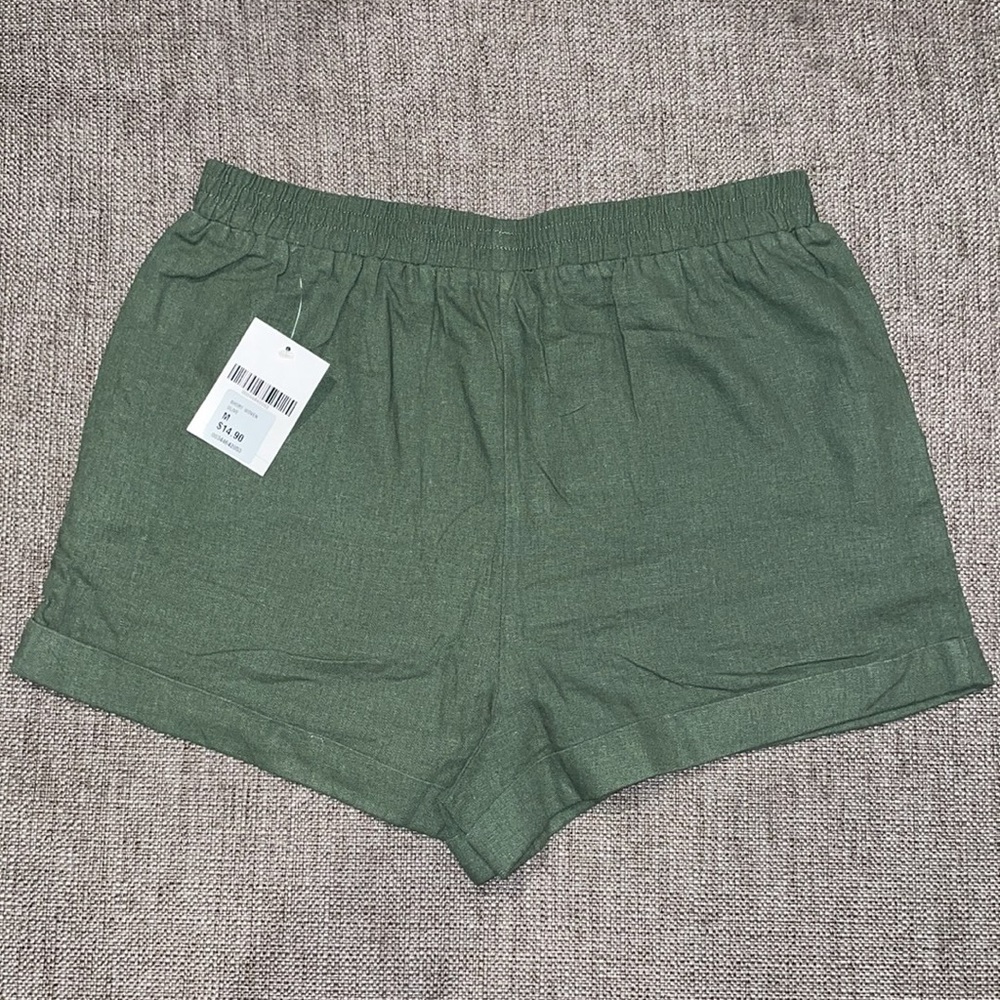 *NWT* Forever 21 high waisted olive green shorts